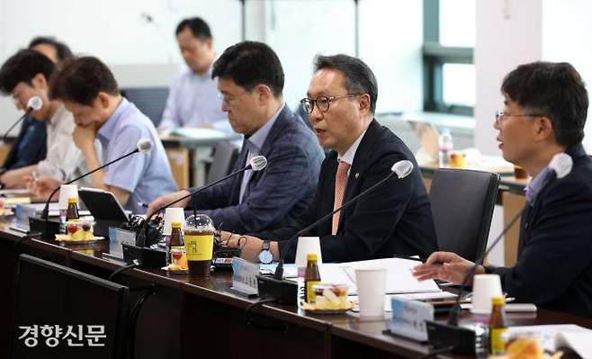 Second Vice Minister of Health and Welfare Park Min-soo speaks at the 15th Health Insurance Policy Review Committee on July 24. Reporter Cho Tae-hyung