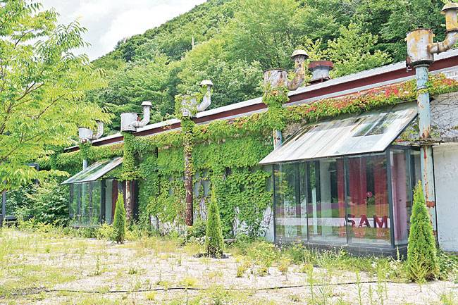 삼탄아트마인의 원시미술관. 탄광 갱도에 신선한 공기를 밀어넣던 공기압축기실을 개조해 만들었다.