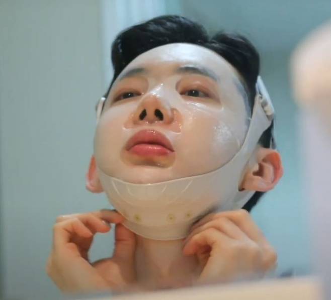리프팅 밴드, V라인 밴드는 얼굴 탄력과 크기를 줄이는 데에 큰 효과가 없다./사진==MBC ‘전지적 참견 시점’ 캡처