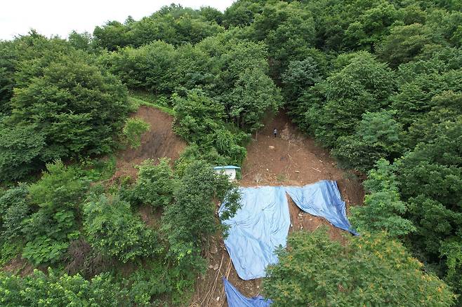 충남 지역에 집중호우가 내린 2024년 7월 10일 충남 금산군 진산면 지방리에서 산사태가 발생해 70대 주민이 사망했다. 류우종 기자