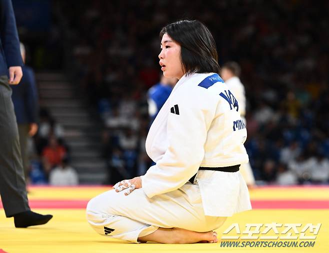 허미미가 29일(한국시각) 파리 샹드마르스 아레나에서 열린 여자유도 57㎏ 16강 첫 경기에서 이스라엘 팀나 넬슨 레비와 상대하고 있다. 허미미는 연장 혈투 끝에 반칙승으로 8강에 진출했다. 파리(프랑스)=정재근 기자 cjg@sportschosun.com/2024.7.29/