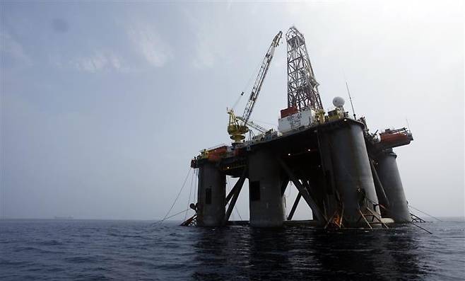 국내 유일의 석유·가스 시추선인 두성호. /한국석유공사 제공