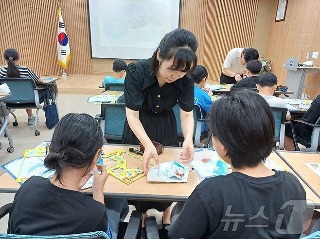 청소년 과학교실 '주니어닥터 초청 프로그램'이 진행되고 있다. (대전교육청 제공)/뉴스