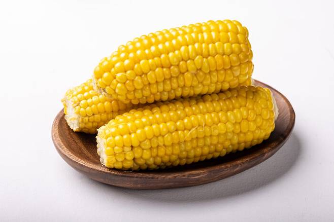 옥수수는 섬유질이 풍부해 포만감을 오래 지속시켜 살을 뺄 데 도움이 된다. [사진=클립아트코리아]