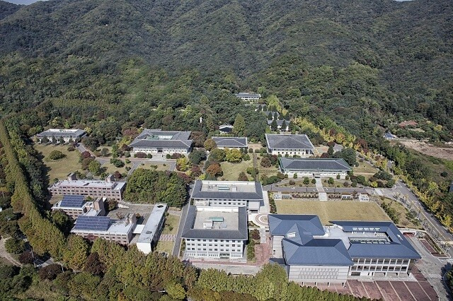 경기 성남시 분당구에 있는 한국학중앙연구원 전경. 한국학중앙연구원 블로그