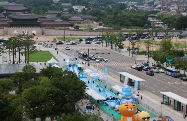 The 2024 Seoul Summer Beach is being held at Gwanghwamun Square in Jongno-gu, Seoul on July 26. Yonhap News