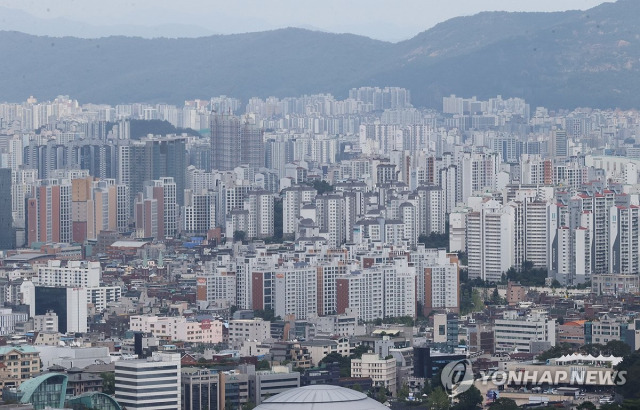 서울 남산에서 바라본 시내 아파트 모습/사진=연합뉴스