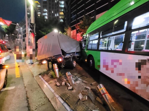 2일 저녁 고양특례시 일산동구 중산동에서 발생한 9중 추돌사고 현장. 일산소방서 제공