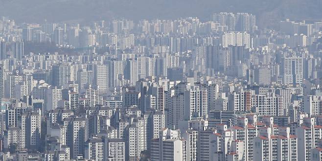 분양 비수기인 8월에 전국 41곳에서 3만가구가 넘는 새 아파트가 공급될 예정이다. 사진은 서울시내 한 아파트 밀집 지역. /사진=뉴스1