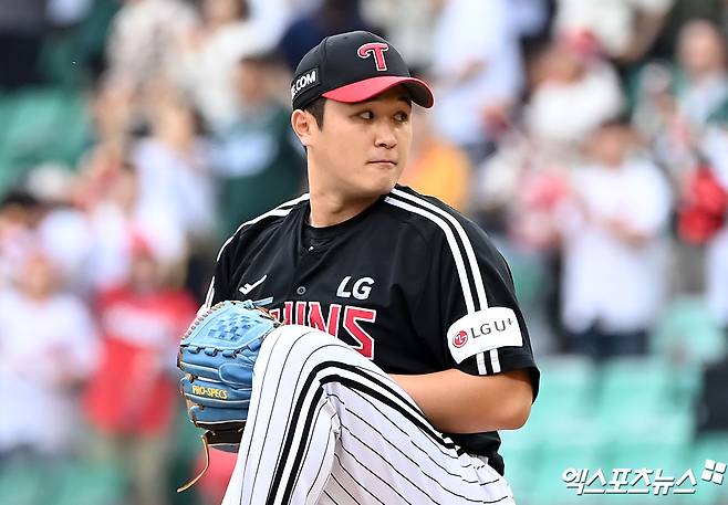 최원태는 3일 울산 문수야구장에서 열릴 '2024 신한 SOL Bank KBO 리그' 롯데와 주말 3연전 두 번째에서 선발 등판할 예정이다. 최원태는 후반기 두 경기 연속 조기 강판하는 등 2패 평균자책점 14.04로 흔들리고 있다. 엑스포츠뉴스 DB