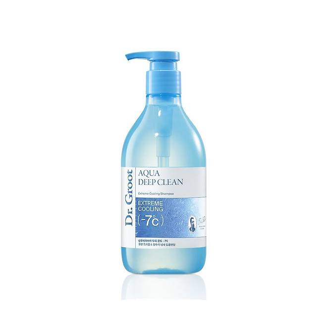 닥터그루트 아쿠아 딥클린 쿨링 샴푸: 멘톨과 페퍼민트, 로즈마리 추출물, 비오틴, 판테놀 등으로 구성된 복합체가 두피 온도를 7도 떨어뜨리며 클림바졸, 각질 연화 산 3종도 함유했다. 330mL 2만5천원.