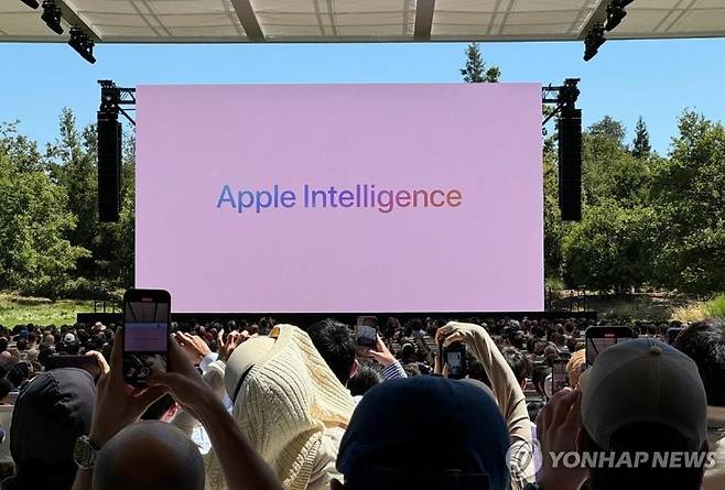 애플의 '연례 세계 개발자 회의(WWDC) 2024' 모습. 사진=연합뉴스