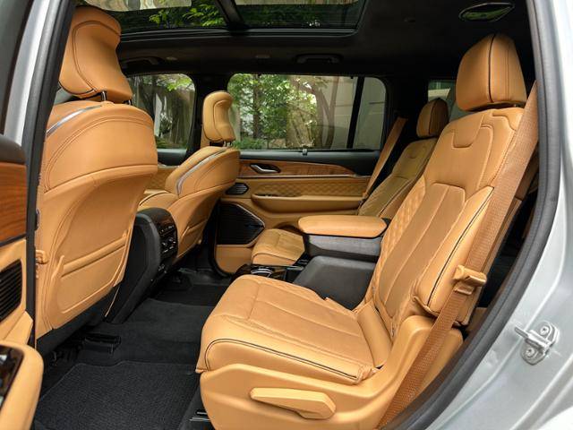 지프 그랜드체로키 L 뒷좌석 모습. 이상무 기자