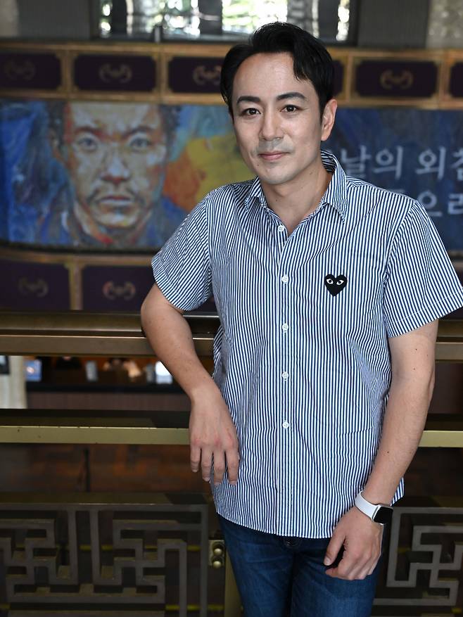 Japanese actor Nojima Naoto poses for photos during an interview with The Korea Herald on June 13 at the Seoul Center for The Performing Arts in Seoul. (Lee Sang-sub/The Korea Herald)