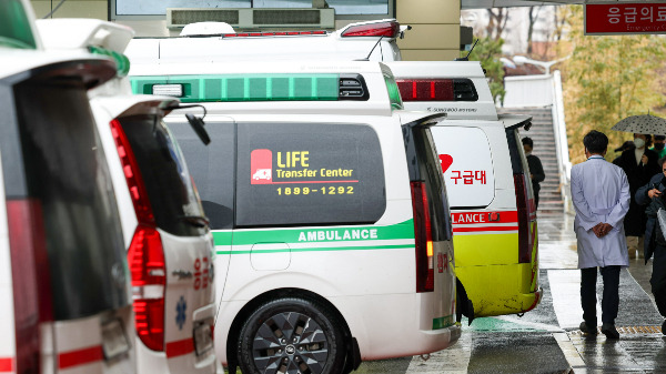 광주 동구 조선대학교에서 교육을 듣던 고등학교 교사가 낙뢰에 맞아 심정지 상태오 병원에 이송됐다. 사진은 지난 2월21일 서울 시내 한 대학병원으로 기사와 관련 없음. /사진=뉴시스