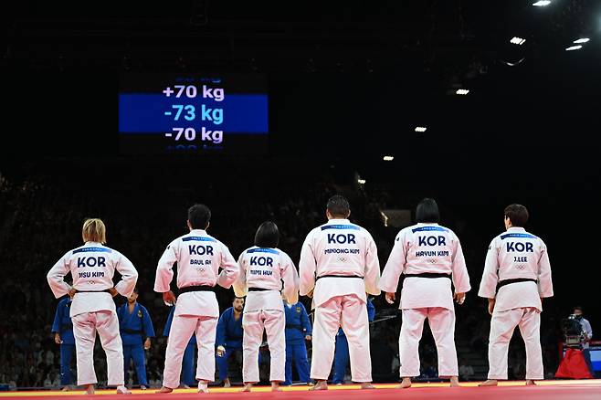 3일(현지시간) 프랑스 파리 샹 드 마르스에서 열린 단체전 동메달 결정전에 나선 대한민국 대표팀 선수들 [파리=이상섭 기자]