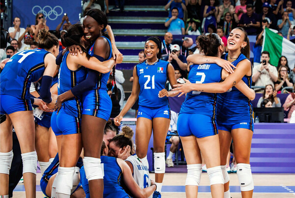 2024 파리올림픽 '세계랭킹 1위 이탈리아' 女배구 첫 준결승 진출 환호.(사진출처=FIVB)