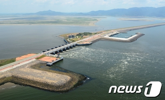 가력배수갑문과 관광용지 노출부지 ⓒ News1