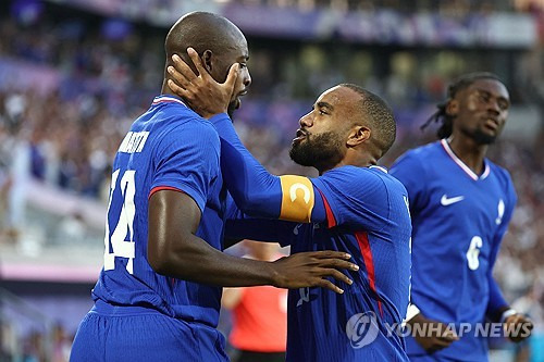 티에리 앙리 감독이 이끄는 프랑스가 오는 10일 오전 1시(한국시간) 프랑스 파리에 있는 파르크 데 프랭스에서 스페인과 2024 파리 올림픽 금메달 결정전을 치른다. 프랑스는 남자 축구에서 1984 로스앤젤레스 올림픽 금메달 이후 40년 만에 금메달에 도전한다. 연합뉴스