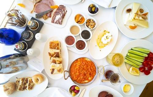 화려한 튀르키예식 조식 [사진/성연재 기자]