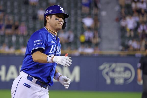 프로야구 삼성 라이온즈 포수 강민호가 프로데뷔 첫 월간 최우수선수(MVP)에 선정됐다. 사진┃삼성 라이온즈