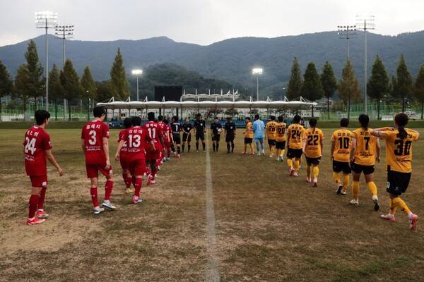 지난달 26일부터 8일까지 경남 창녕군 일원에서 진행된 '제23회 전국여자축구선수권대회' 일반부 예선 인천현대제철과 세종스포츠토토 경기 모습. 사진┃한국여자축구연맹