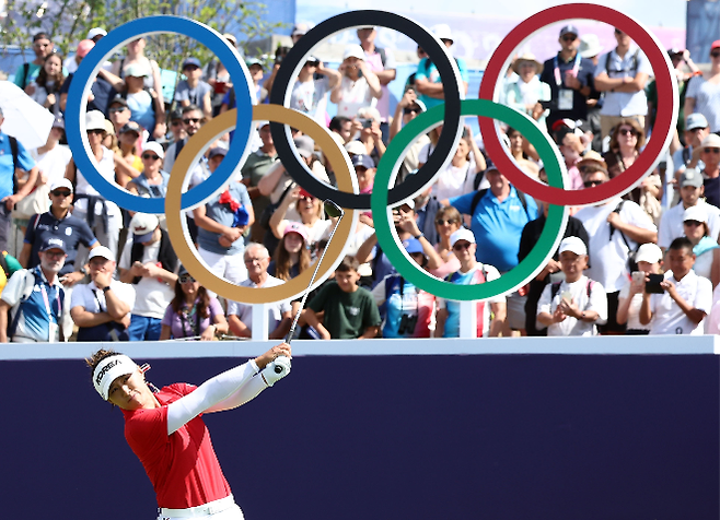 8월 8일 프랑스 파리 르 골프 나쇼날에서 열린 2024 파리올림픽 골프 여자 개인전 1라운드 1번홀에서 양희영이 티샷을 하고 있다. 사진=연합뉴스 제공