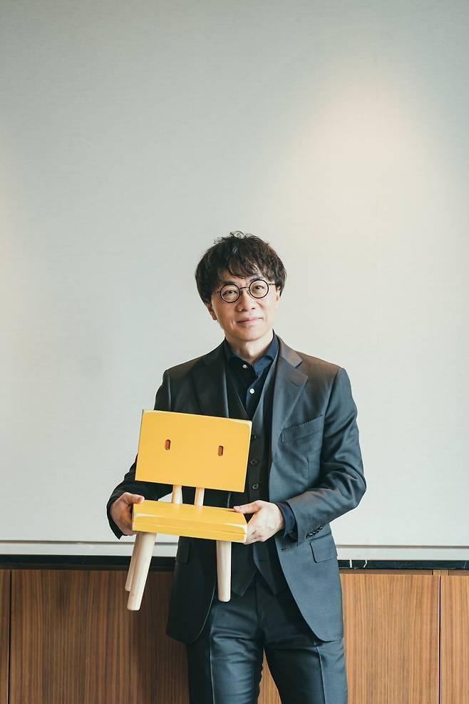 신카이 마코토 감독.