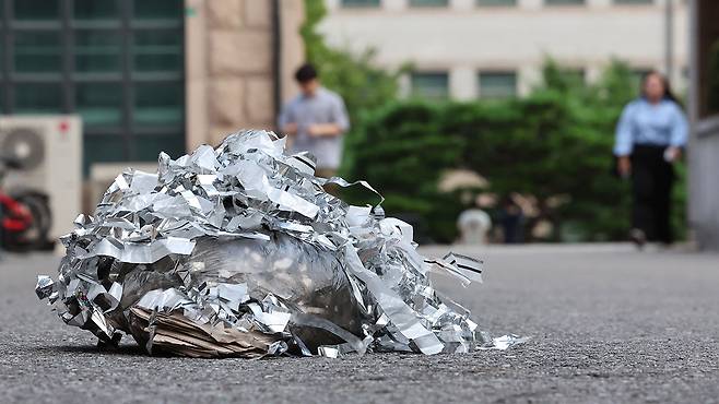 대남 쓰레기 풍선 내용물 2024.7.24 [연합뉴스 자료사진]