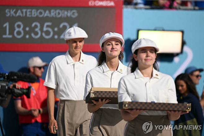 루이뷔통 로고 새겨진 파리 올림픽 메달 받침대 [AFP=연합뉴스 자료사진]