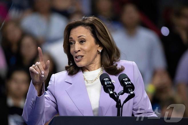 미국 민주당 대선후보 카멀라 해리스 부통령이 11일(현지시간) 네바다주 라스베이거스의 대학에서 열린 선거 집회서 유세를 하고 있다. 2024.08.12 ⓒ AFP=뉴스1 ⓒ News1 우동명 기자