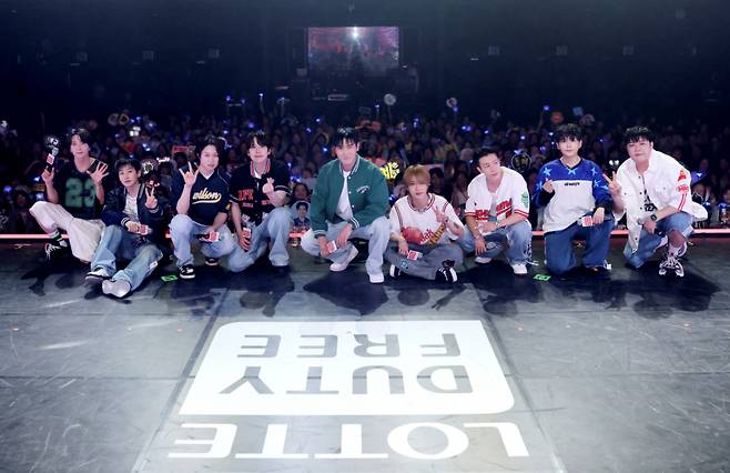 지난 10일 롯데면세점이 외국인 관광객 유치를 위해 진행한 슈퍼주니어 단독 팬미팅 모습. [롯데면세점 제공]