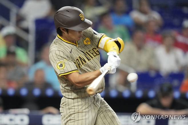 9회초 인정 2루타를 치는 김하성 [AP=연합뉴스]