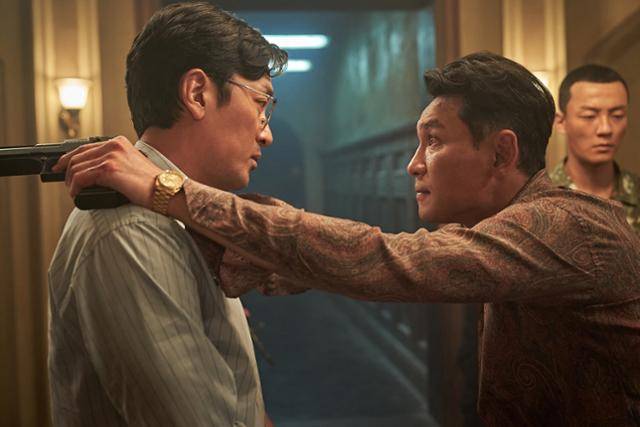 애초 영화로 기획됐다 온라인 동영상 서비스에 6부작 드라마로 공개된 '수리남'. 넷플릭스 제공