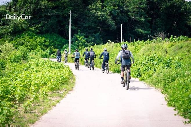 보쉬 전기모터와 배터리가 탑재된 전기 자전거