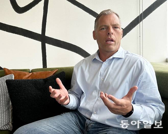 헨리 해거드 전 미국 국무부 에너지국장은 9일(현지 시간) 11월 미 대선 이후 한반도 정세에 대해 “북한과 미국의 직접 협상이 
가능해진 만큼 대화가 재개되면 외교적 기동력을 발휘할 수 있을 것”이라면서도 “북-미 직접 대화가 한미 관계에는 영향을 미치지 
못할 것”이라고 진단했다. 워싱턴=문병기 특파원 weapon@donga.com