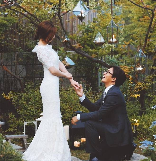 사진=왼쪽부터 박수진, 배용준/배용준 소셜미디어 캡처