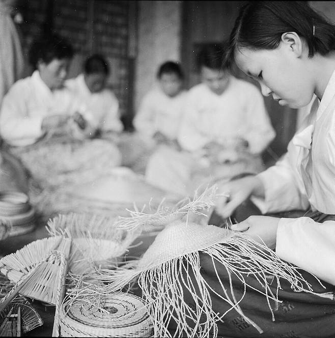 가내 수공업(1960). 공공누리