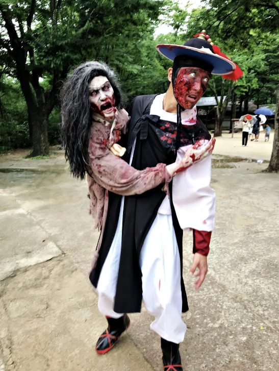 A ghost roaming around the Korean Folk Village (Hong Yoo/ The Korea Herald)