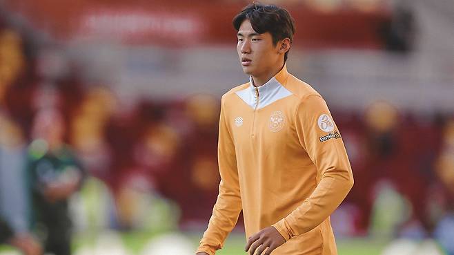 브렌트포드가 17일(한국시간) 사회관계망서비스(SNS)를 통해 2024-2025시즌 프리미어리그에 나설 29명의 선수단과 등번호를 공개했다.&nbsp;  이번 프리시즌에 1군 팀에 합류한 김지수는 등번호 36번을 받고 프리미어리그에서 활약할 기회를 얻었다.&nbsp;  브렌트포드는 18일 오후 10시 브렌트포드의 지테크 커뮤니티 스타디움에서 크리스탈 팰리스와 2024-2025시즌 프리미어리그 개막 라운드 홈 경기를 치른다.&nbsp;브렌트포드