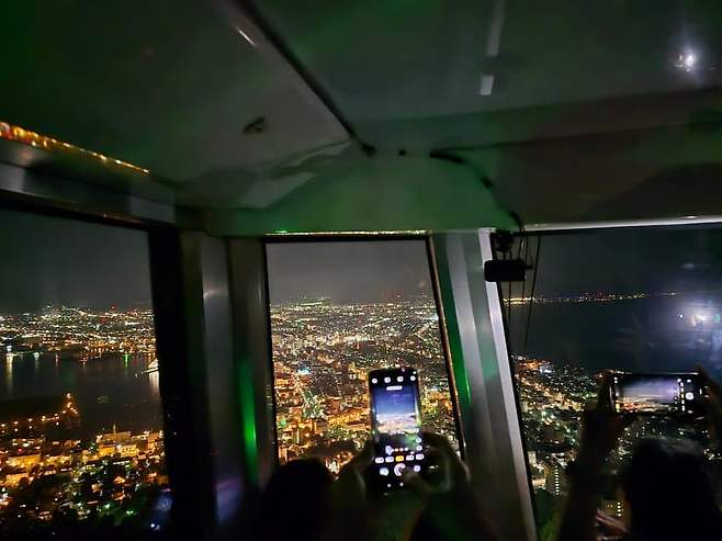 28b9d932da836ff43aef85e1408975691145a1724fae437ee7959d25ca5203bdcd550a