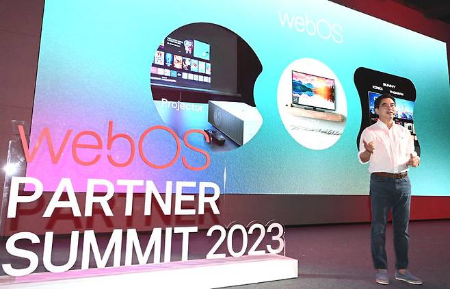 [서울=뉴시스]서울 마곡 LG사이언스파크에서 열린 webOS 파트너 서밋(Partner Summit) 2023에서 박형세 HE사업본부장이 미디어&엔터테인먼트 플랫폼 기업으로의 전환을 강조하며 기조연설을 하고 있다. (사진=LG전자) 2023.09.19. photo@newsis.com  *재판매 및 DB 금지