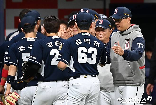 두산 투수 김택연은 데뷔 첫 시즌부터 인상적인 투구로 많은 관심을 받고 있다. 그의 주무기인 묵직한 직구는 프로 레벨에서도 통하고 있다. 엑스포츠뉴스 DB