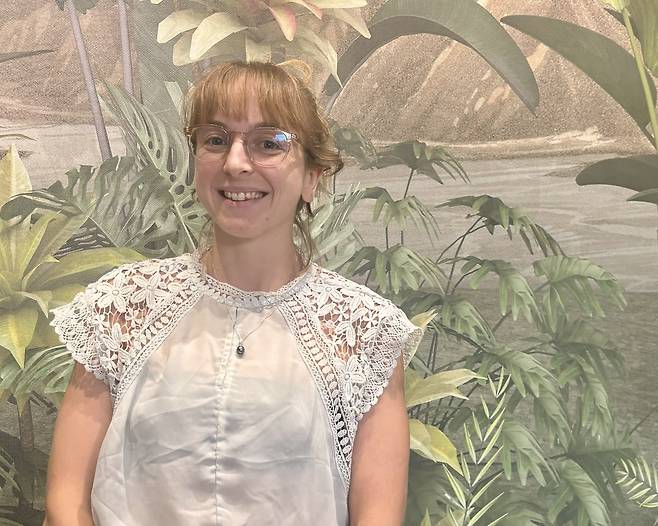 British traveler Zoe Stephens, 30, speaks to The Korea Herald at a cafe in Taichung Station in Taichung, Taiwan, July 19. (Kim Arin/The Korea Herald)