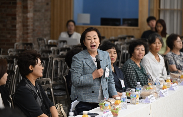 예장통합 여성 총대가 20일 서울 종로구 한국교회100주년기념관에서 열린 '여성 총대 간담회'에서 발언하고 있다. 신석현 포토그래퍼