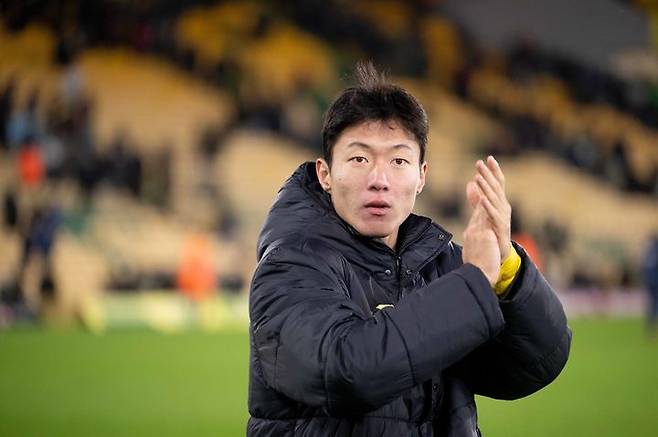 [서울=뉴시스]불법 촬영 혐의를 받는 축구선수 황의조(32)씨의 첫 재판이 황씨 측의 요청으로 오는 10월로 미뤄졌다. 사진은 황의조. (사진=노리치 시티 SNS 캡처) *재판매 및 DB 금지