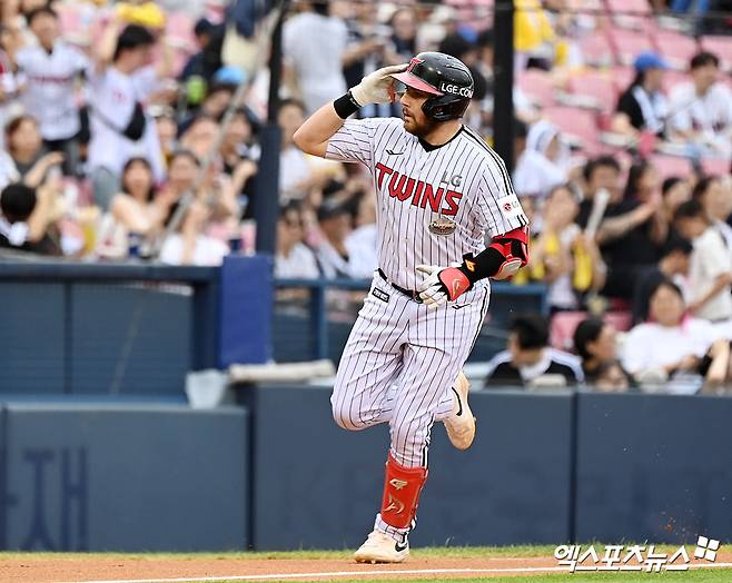 LG 내야수 오스틴은 20일 잠실구장에서 열린 '2024 신한 SOL Bank KBO 리그' SSG와 주중 3연전 첫 번째 경기에서 3번타자 1루수로 선발 출전했다. 8회말 무사 2,3루에서 2타점 2루타를 쳐 팀 승리에 혁혁한 공을 세웠다. 엑스포츠뉴스 DB