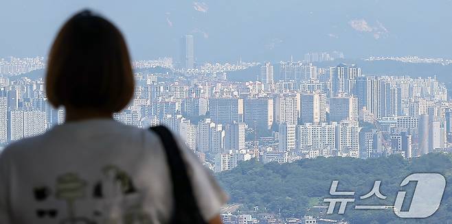 서울 남산에서 바라본 아파트 단지. 2024.8.19/뉴스1 ⓒ News1 김진환 기자