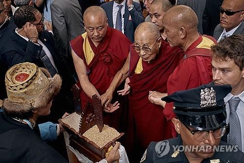 뉴욕을 찾은 달라이 라마  [AP 연합뉴스 자료사진. 재판매 및 DB 금지]