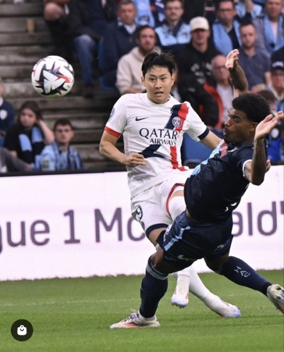 경기에 집중하는 이강인(왼쪽). /사진=파리 생제르망(PSG) 공식 사회관계망서비스(SNS)